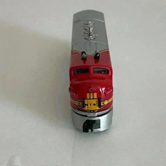 Hallmark Lionel Train Ornament - Picture 9 of 13